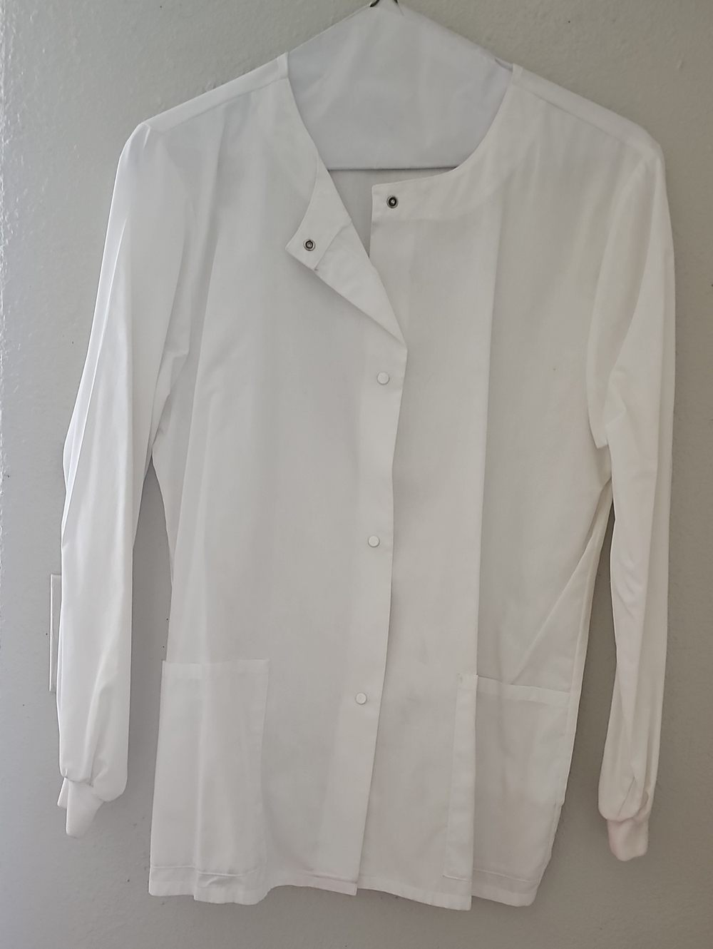 SB Scrubs White Snap-Front Medical Utility Top